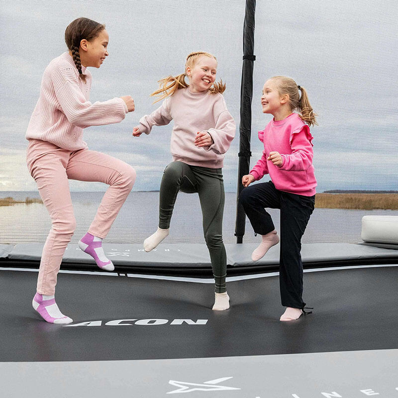 acon_x_rectangular_trampoline_with_net_package_girls_stepping