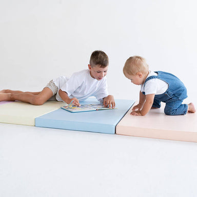 Foam play mat set_light_pastel_brothers_reading