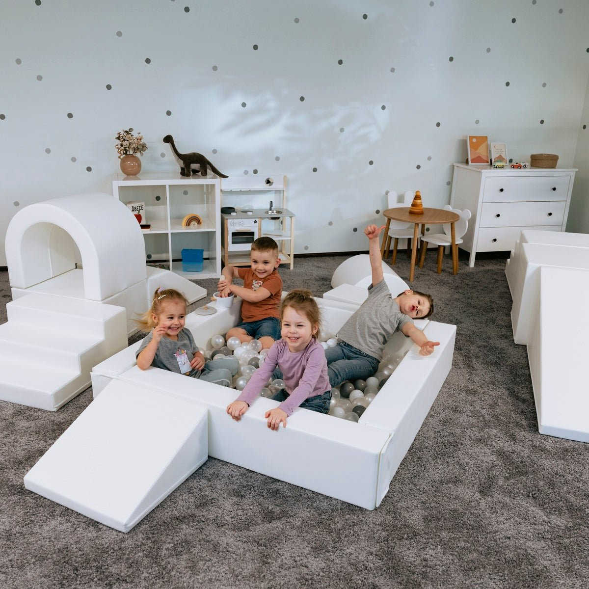 Iglu Soft Play with kids in ball pit