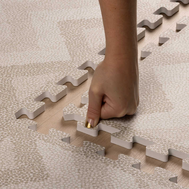 Eeveve Kilim Feather Gray Play Mat depth