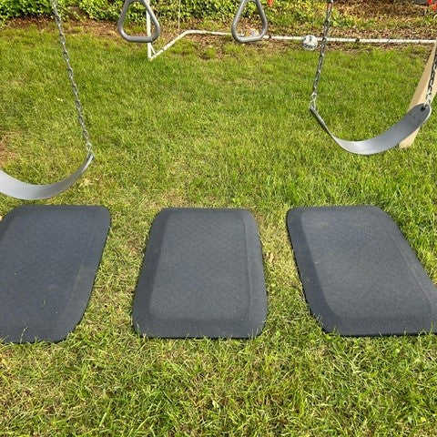 Playground fanny pads in grey