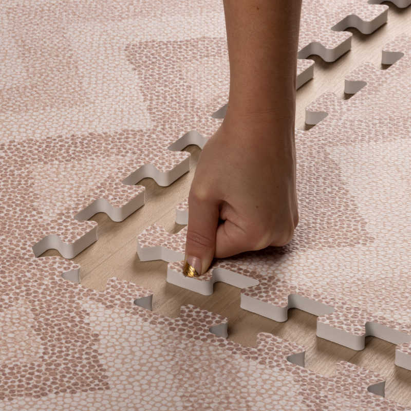 Kilim Play Matin  Soft Clay with a person showing the width