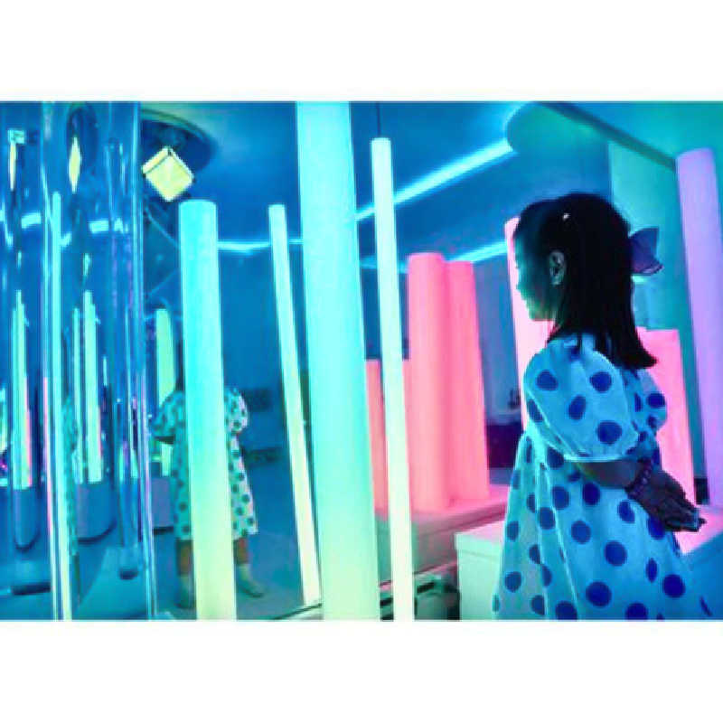 PLAYLEARN 6ft Waterless Sensory Light Tube - 6" Wide in a room with mirrors