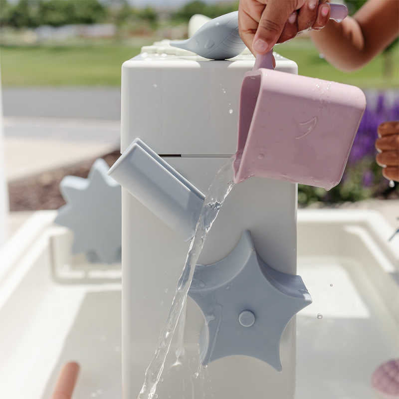 TIder Water sensory table spinning starfish
