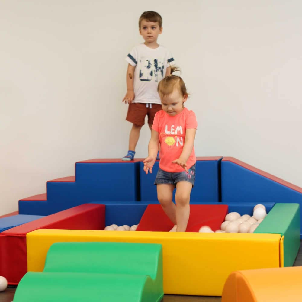 soft play set in multi color with kids playing