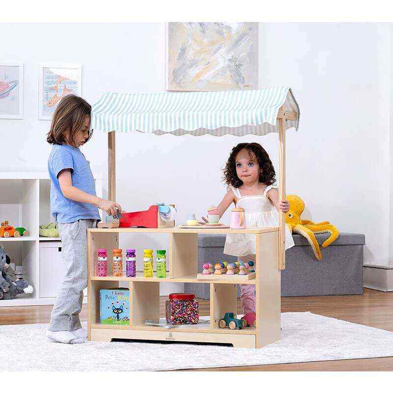Avenlur Holly Wooden Market Stand – kids engaged in pretend market play