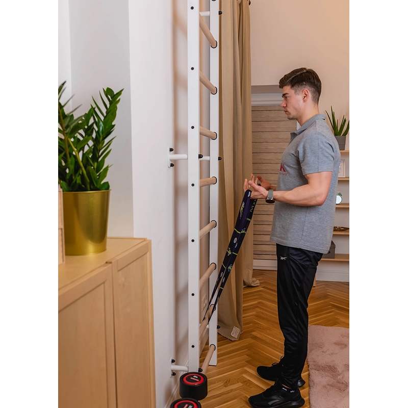 BenchK Wall Bars 700 – white wall bars in use