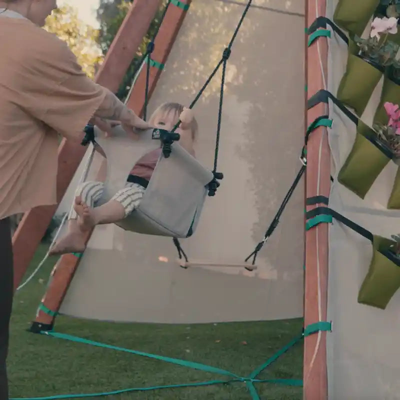 Bijou Baby Swing product details and supportive seat design