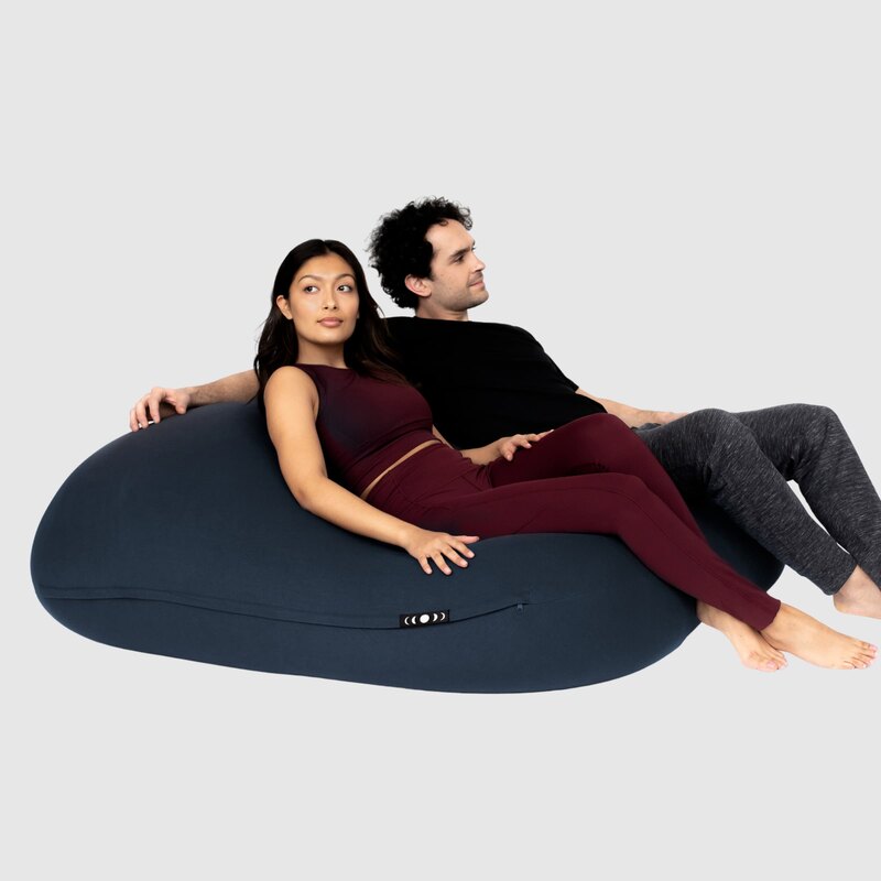 Double Moon Pod – side view of two adults on the Moon Indigo seat