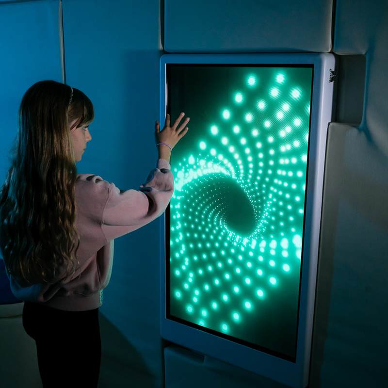 Experia IntelliTouch Infinity Panel – user interacting with aqua tunnel effect