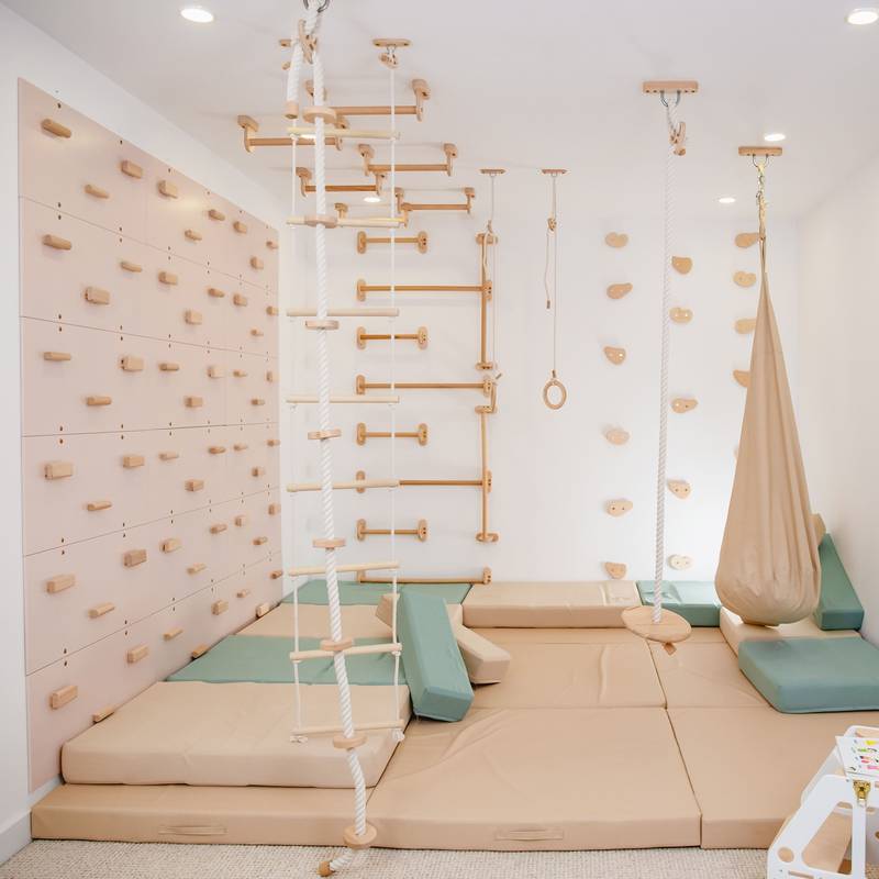 Indoor Play Gym – Peach wall panels with bars ropes and optional floor mats