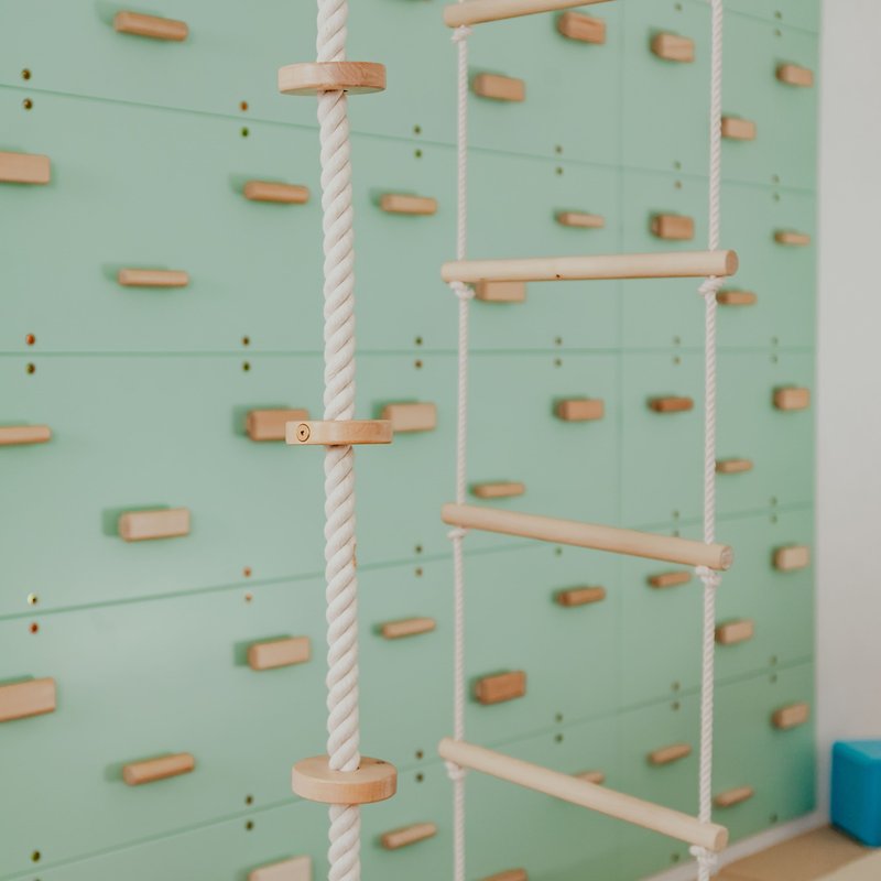 Kids Climbing Ropes – rope ladder and sphere rope beside Cool Mint panels