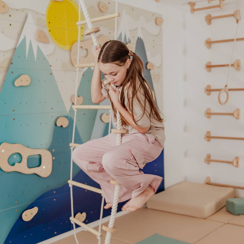 Kids Climbing Ropes – kid climbing the rope ladder