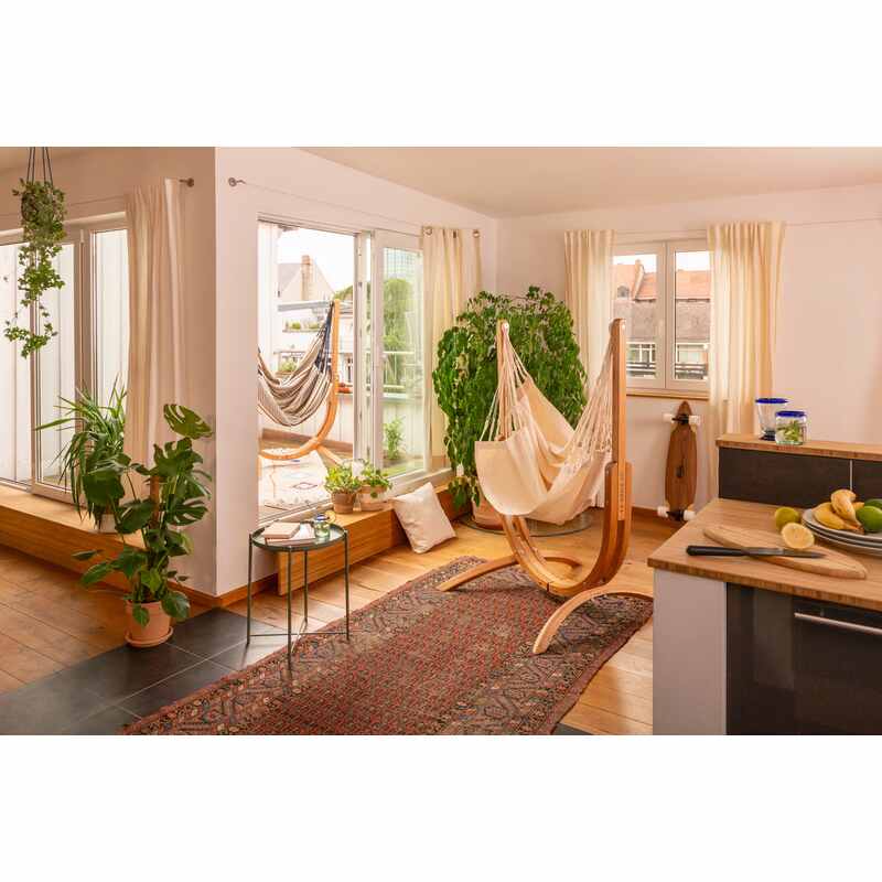 Udine Organic Latte - Organic Cotton Hammock Chair with FSC® certified Eucalyptus Stand – two chairs in a bright living room