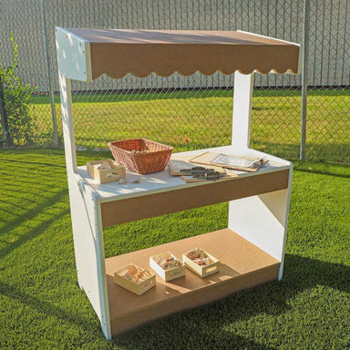 Outdoor Ed Market stand with play items