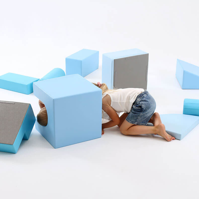 soft_play_set_castle_blue_boy_and_girl_hiding