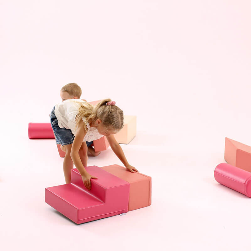 soft_play_set_castle_pink_children_pushing_blocks