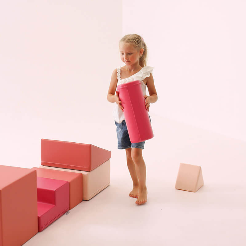 soft_play_set_castle_pink_girl_moving_shapes