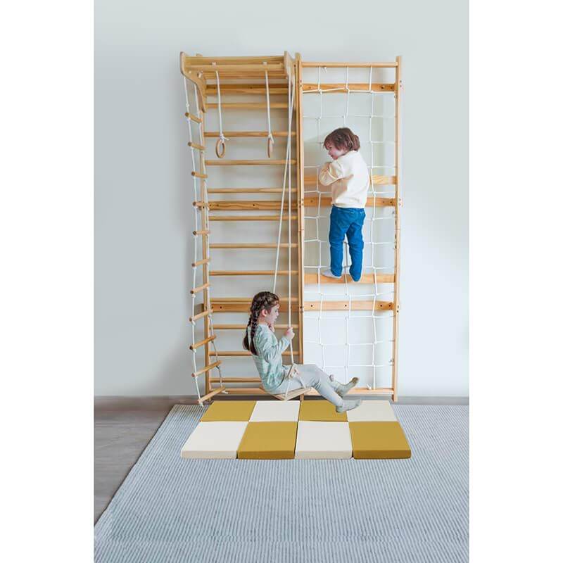  Avenlur Neem Climber Mat on the Wooden Climbing Wall with 2 klds